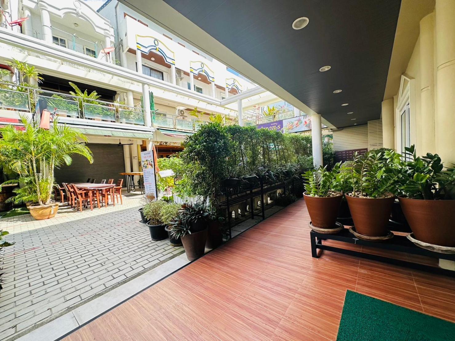 Sawasdee Apartment Patong Exterior photo